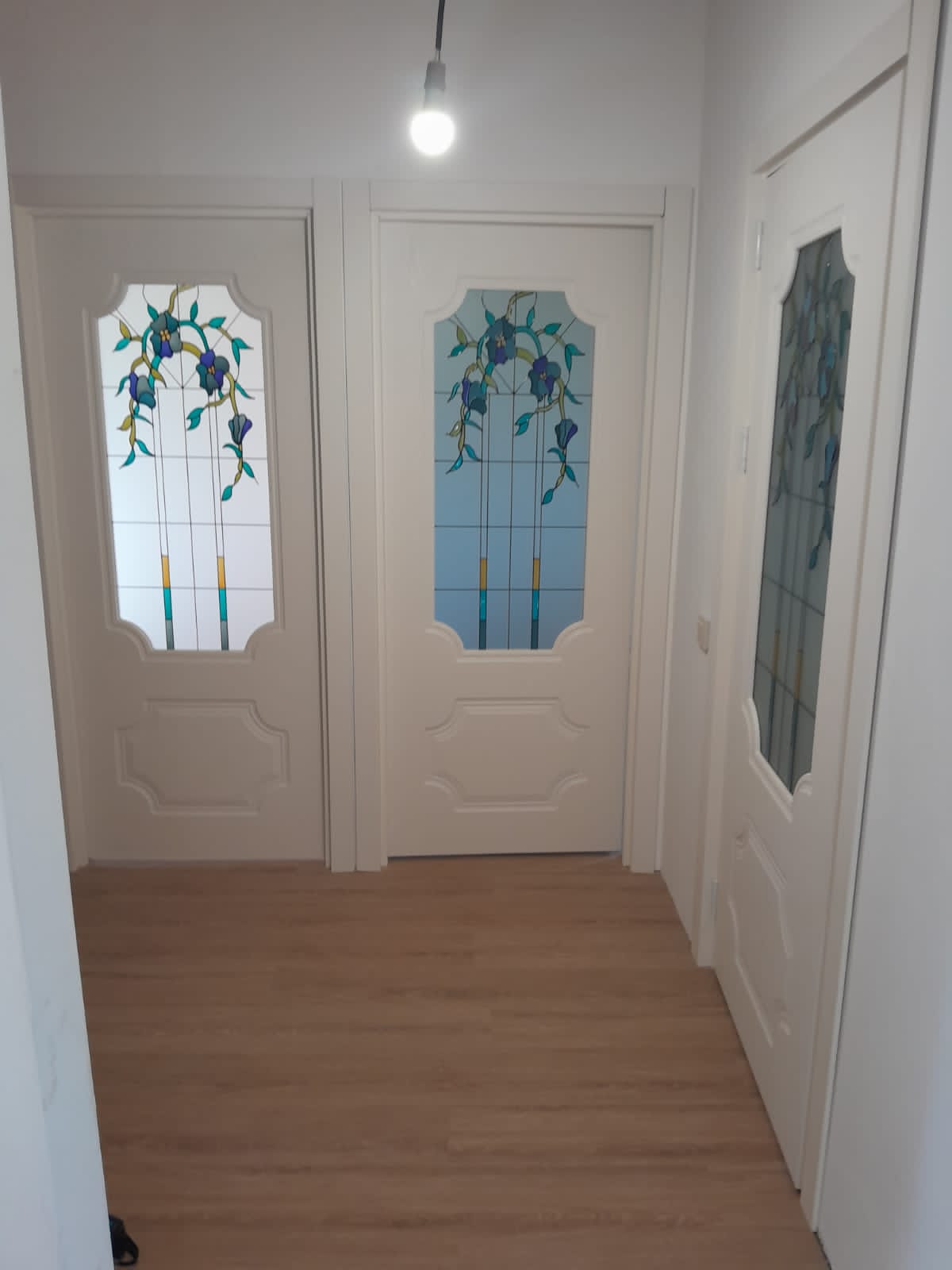 Дверь с витражом